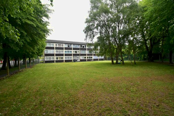 1 Bedroom Flat To Rent In Harrowden Court, Harrowden Road, Luton, Bedfordshire, LU2