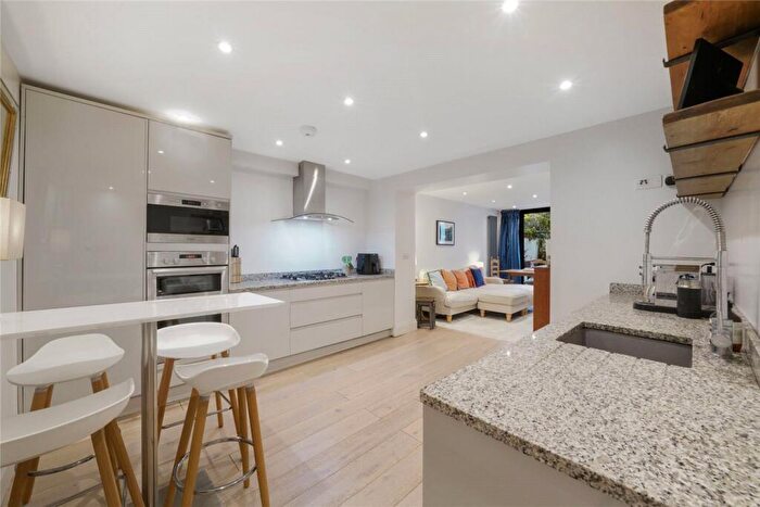2 Bedroom Apartment For Sale In Malden Road, London, NW5