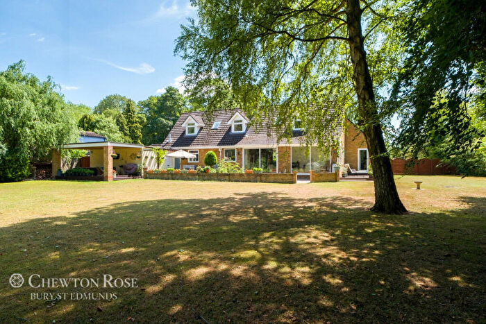 5 Bedroom Detached House For Sale In Woodland Place, Great Barton, Bury St Edmunds, IP31