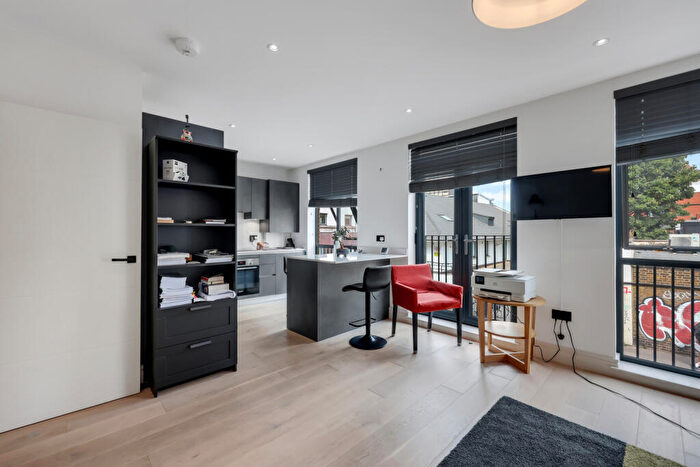 1 Bedroom Apartment To Rent In Squirries Street, London, E2