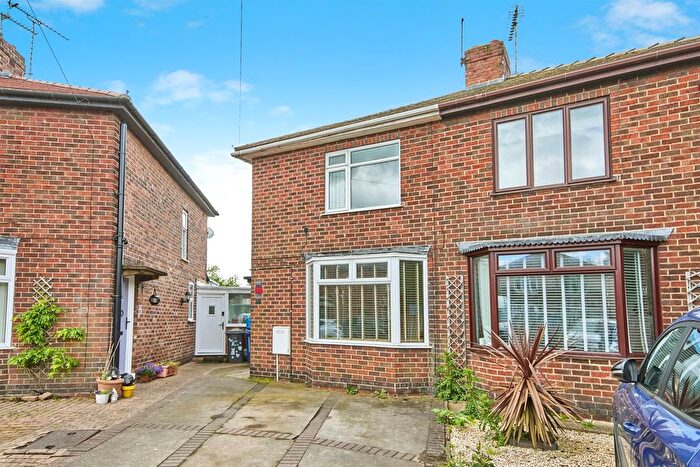 3 Bedroom Semi-Detached House For Sale In Jackson Avenue, Stretton, Burton-On-Trent, DE13