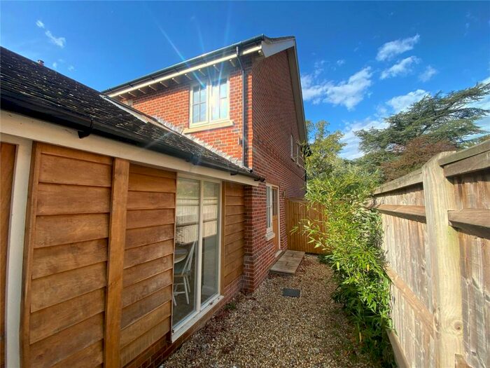 1 Bedroom House To Rent In Turks Lane, Mortimer, RG7