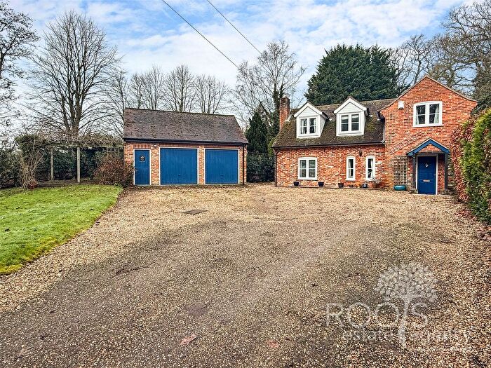 4 Bedroom Detached House For Sale In Wantage Road, Donnington, Newbury, RG14