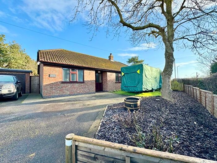 2 Bedroom Bungalow For Sale In Main Road, Saltfleet, Louth, LN11