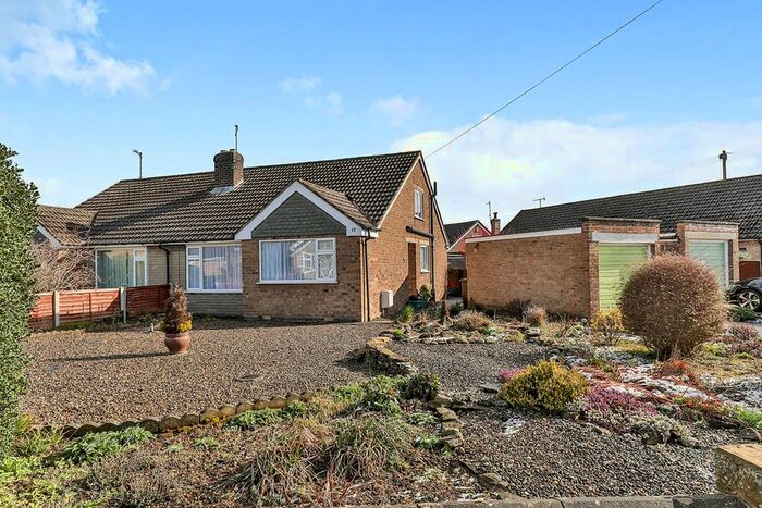 3 Bedroom Bungalow For Sale In Hewley Drive, West Ayton, Scarborough, North Yorkshire, YO13