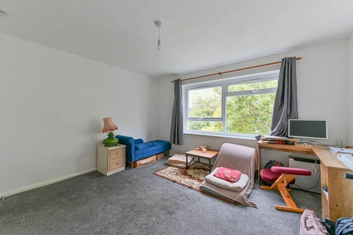 1 Bedroom Flat To Rent In Christine Court, Enmore Road, London, South Norwood, London, SE25