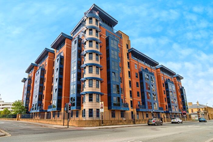 2 Bedroom Flat For Sale In Canute Road, Southampton, SO14