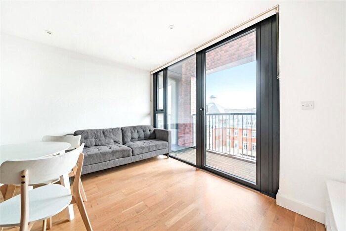 2 Bedroom Apartment To Rent In Burgess Springs, Chelmsford, CM1