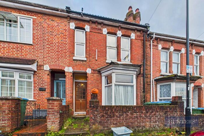 4 Bedroom House To Rent In Milton Road, Southampton, SO15