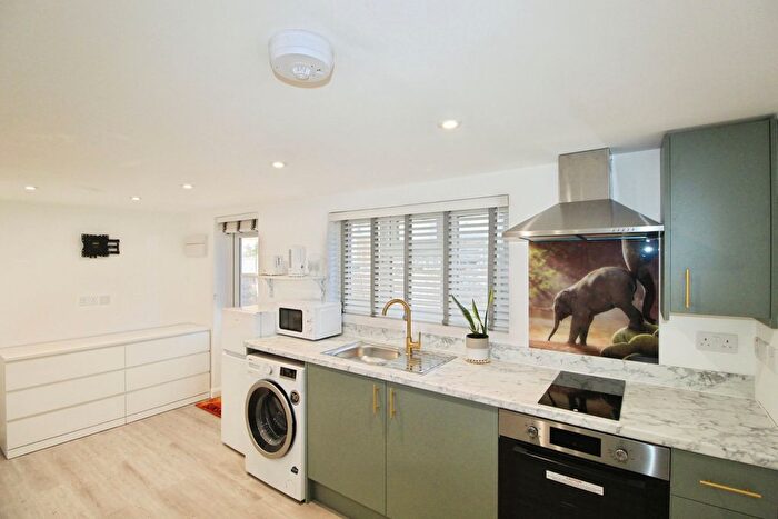 1 Bedroom Studio To Rent In Hatton Road, Feltham, TW14