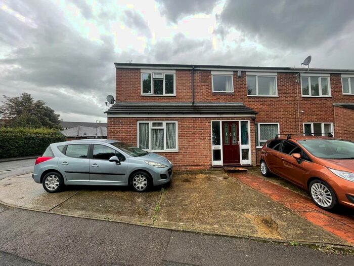 3 Bedroom Semi-Detached House To Rent In Fletcher Road, Oxford, OX4