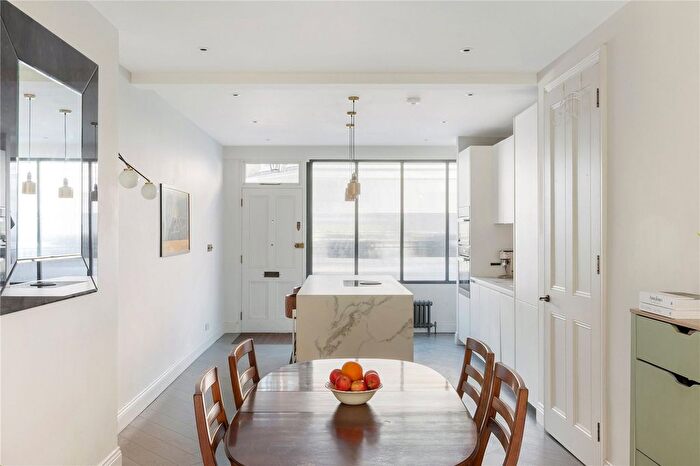 2 Bedroom Flat For Sale In York Street, Marylebone, W1H