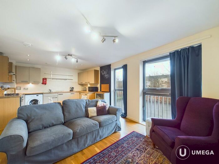2 Bedroom Flat To Rent In Cakemuir Grove, Niddrie, Edinburgh, EH16