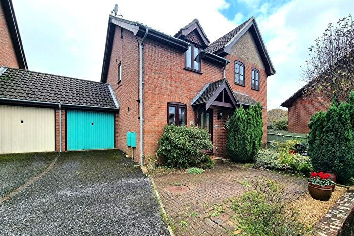 2 Bedroom Semi-Detached House To Rent In South Millers Dale, SO53