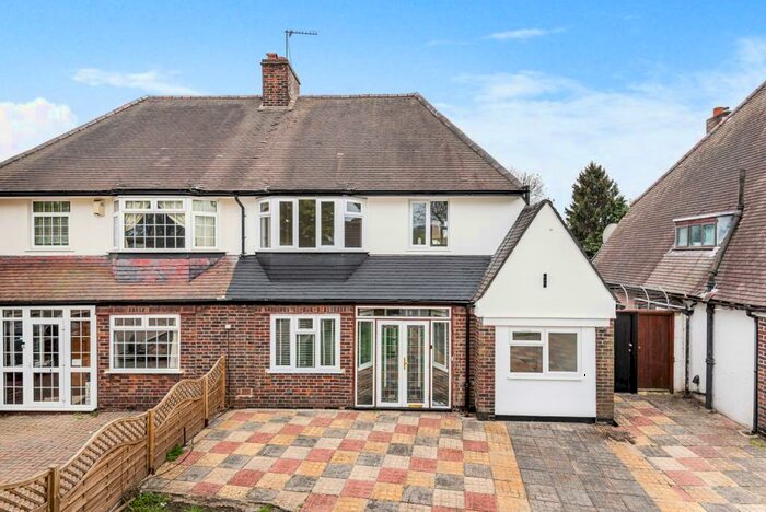 4 Bedroom Terraced House To Rent In Eltham Road London, SE9