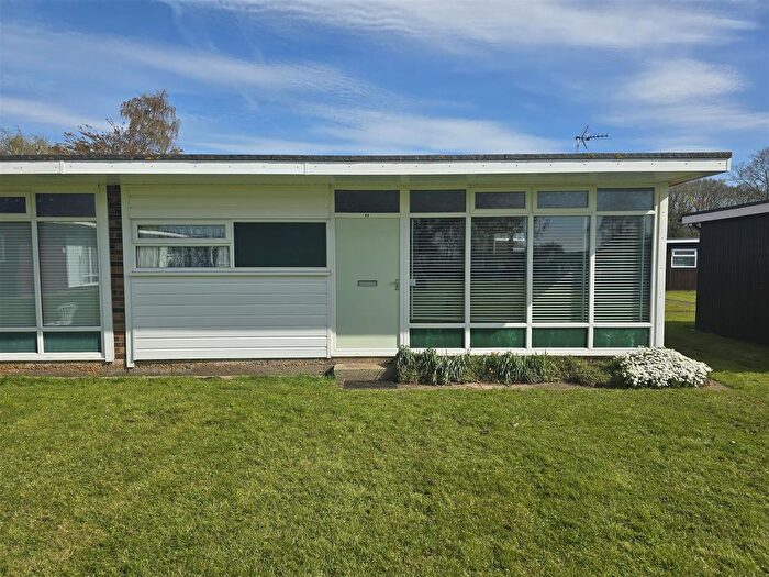 2 Bedroom Chalet For Sale In Broadside Chalet Park, Stalham, NR12