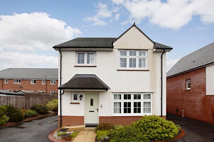 4 Bedroom Detached House For Sale In Kestrel Way, Dawlish, EX7