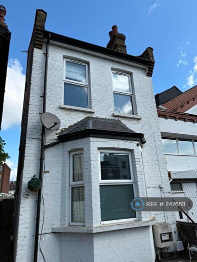 4 Bedroom Semi-Detached House To Rent In Stanhope Road, London, N12