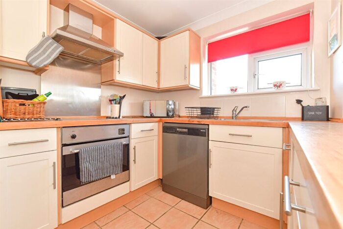 2 Bedroom Apartment For Sale In East Lodge Park, Portsmouth, Hampshire, PO6