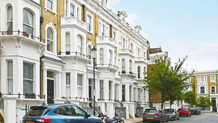 2 Bedroom Apartment For Sale In Westgate Terrace, London, SW10