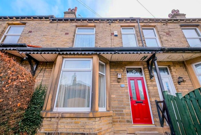 3 Bedroom Terraced House For Sale In Smith House Lane, Brighouse, HD6