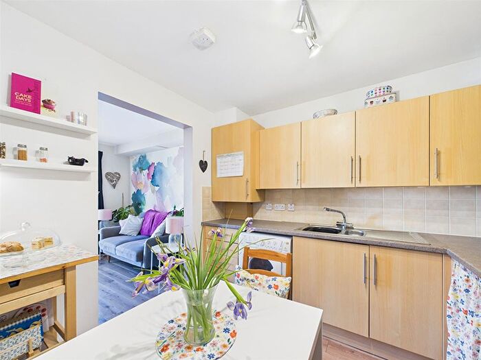 1 Bedroom Flat For Sale In Elm Court, Bridge Of Earn, Perth, PH2