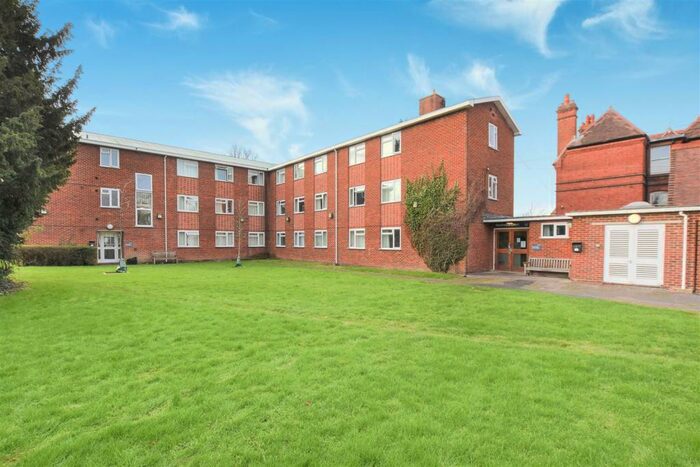 1 Bedroom Private Hall To Rent In Room Martindale Court, RG1