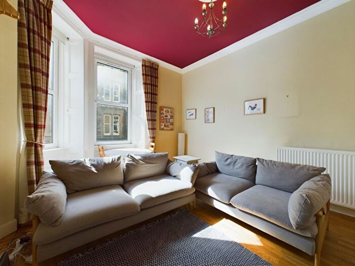 2 Bedroom Flat To Rent In / Fowler Terrace, Edinburgh, EH11