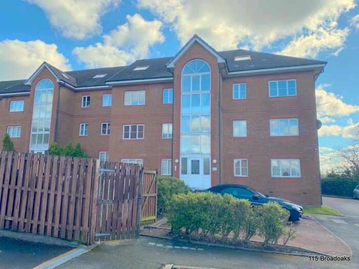 2 Bedroom Flat To Rent In Broadoaks, Bury, BL9