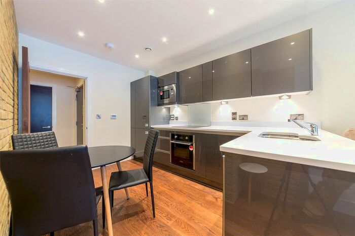 1 Bedroom Flat To Rent In Baythorne House, Turner Street, Canning Town, E16