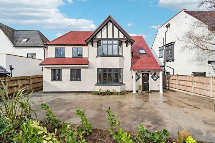 5 Bedroom Detached House For Sale In Aldenham Road, Bushey, WD23