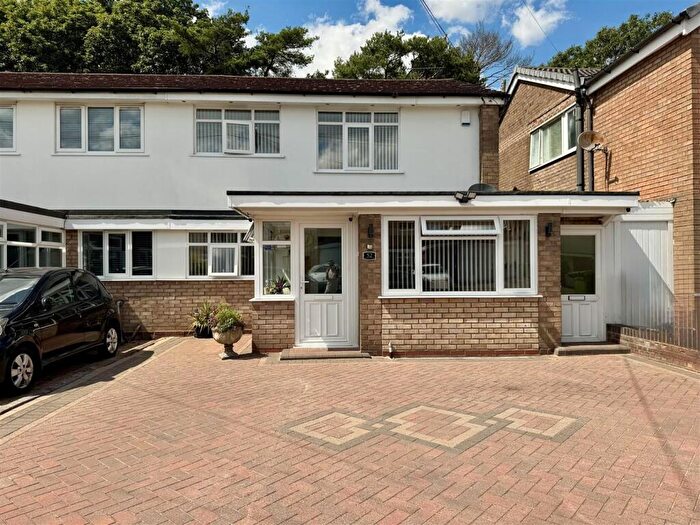3 Bedroom Semi Detached House For Sale In Fordwater Road, Streetly, Sutton Coldfield, B74