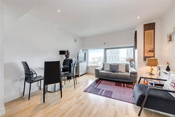 1 Bedroom Flat To Rent In Landmark East Tower, Marsh Wall, E14
