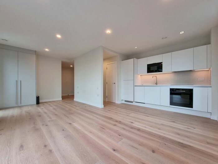 Studio To Rent In Sarsen House, Middle Road, London, W7