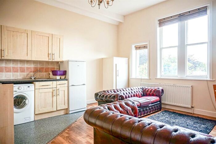 2 Bedroom Apartment To Rent In Otley Road, Leeds, LS6