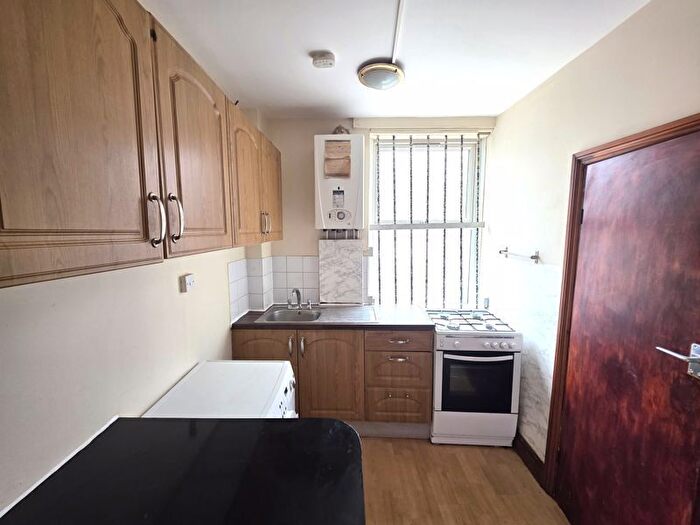 2 Bedroom Flat To Rent In Stanley Road, Ilford, IG1