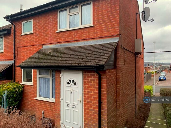 1 Bedroom Terraced House To Rent In Bevelwood Gardens, High Wycombe, HP12