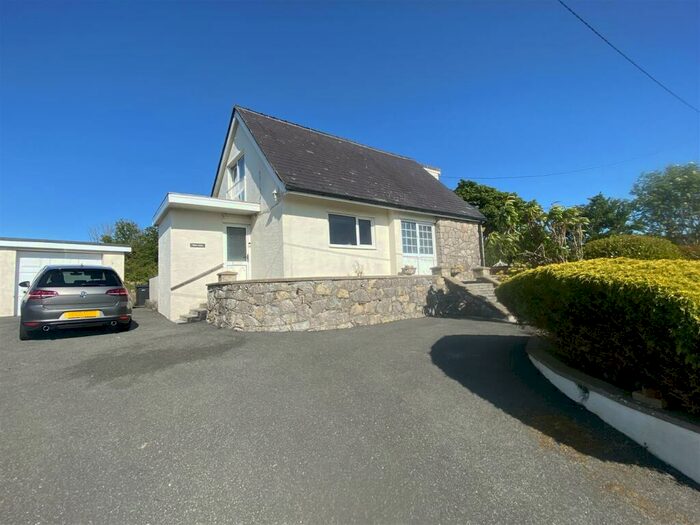 2 Bedroom House For Sale In Penmynydd Road, Menai Bridge, LL59