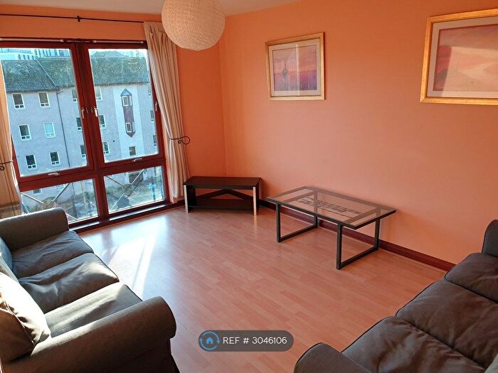 2 Bedroom Flat To Rent In Strawberry Bank Parade, Aberdeen, AB11
