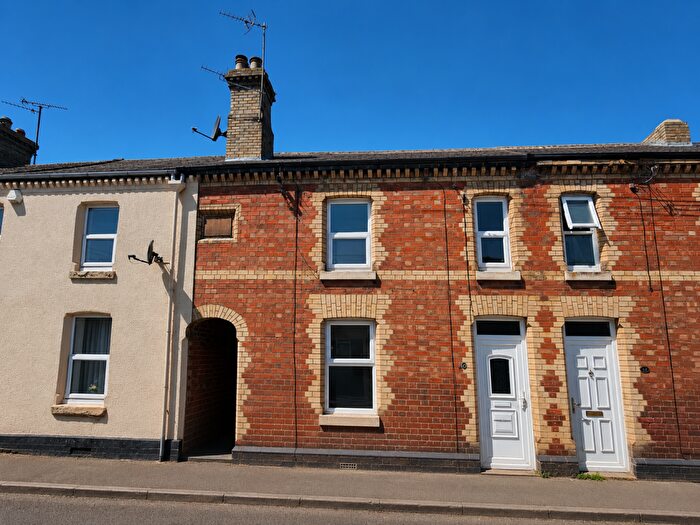 3 Bedroom Terraced House To Rent In Halford Street, Thrapston, NN14