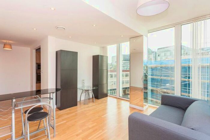 2 Bedroom Flat To Rent In Greens End, Woolwich, London, SE18