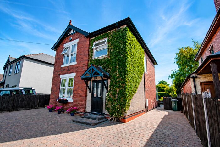 4 Bedroom Detached House For Sale In Leamoor Avenue, Somercotes, Alfreton, DE55