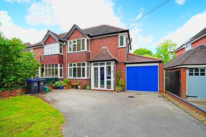 3 Bedroom Semi-Detached House For Sale In Kingswood Close, Lapworth, B94