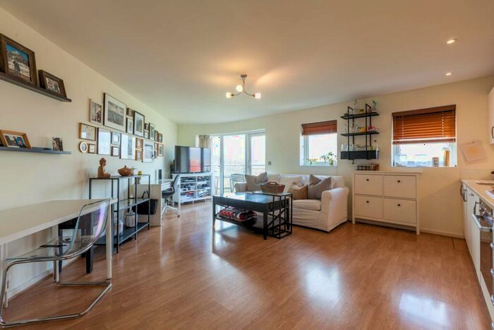 1 Bedroom Flat To Rent In Goldsmiths Row, Shoreditch, London, E2