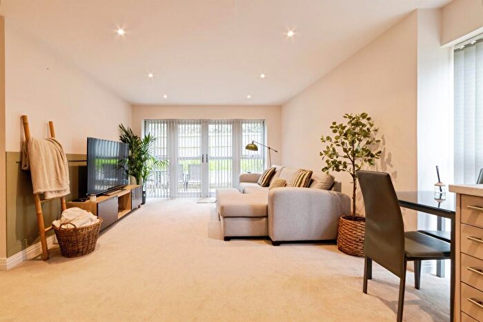 2 Bedroom Apartment For Sale In Giles Crescent, Stevenage, SG1