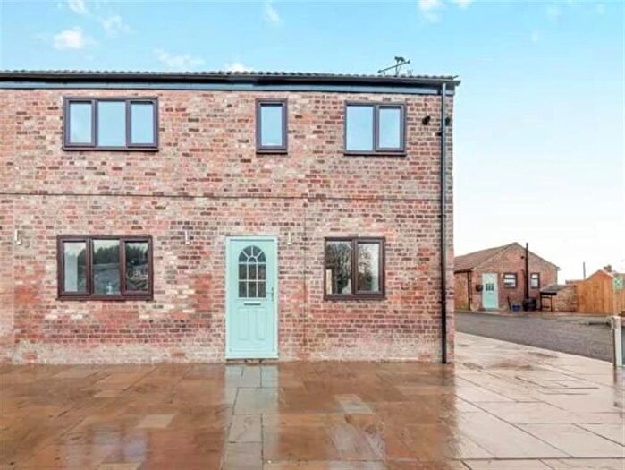 3 Bedroom House To Rent In Newland, Epworth, Doncaster, DN9