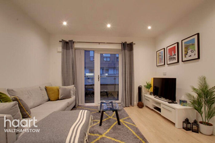 1 Bedroom Apartment To Rent In Thornbury Way, London, E17