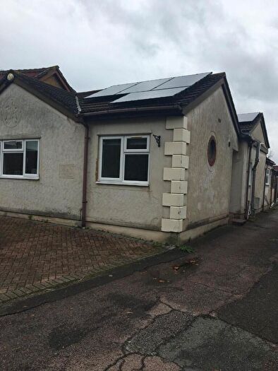 3 Bedroom Bungalow To Rent In Crow Lane, Romford, London, RM7