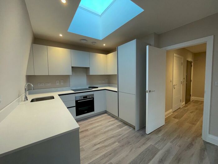 1 Bedroom Apartment To Rent In Park Street, Maidenhead, Berkshire, SL6