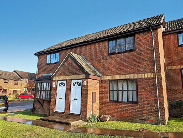 2 Bedroom Maisonette To Rent In Oak Tree Way, Horsham, RH13